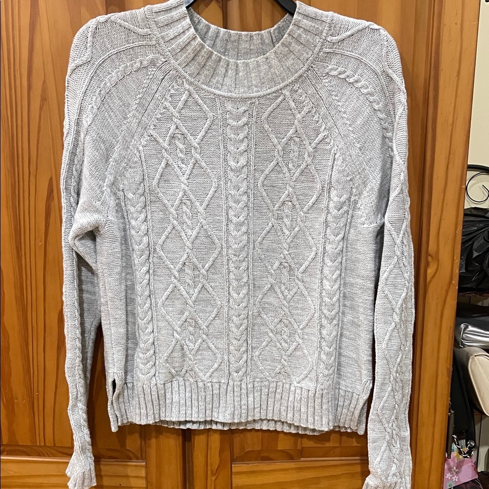 GAP Heather Gray Cable-Knit Crew Sweater